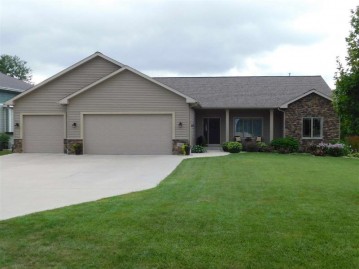 1041 Forest View Ct, Lake Mills, WI 53551-2007