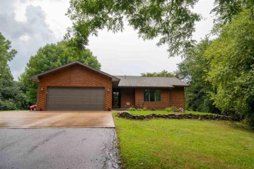 5181 David Dr, Omro, WI 54904