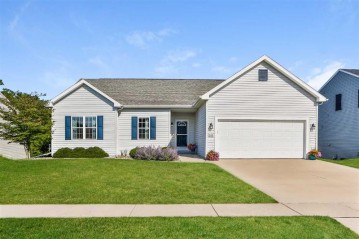 105 Ridgeline Dr, Columbus, WI 53925