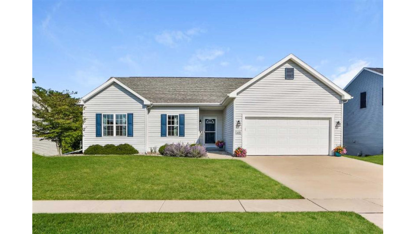 105 Ridgeline Dr Columbus, WI 53925 by Stark Company, Realtors $319,900