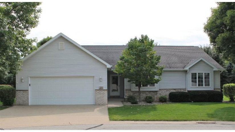 25 Penbrook Cir Appleton, WI 54913 by The Kruse Company, Realtors $285,000