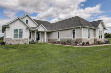 320 Foxwood Trl, Geneva, WI 53147