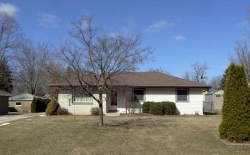 8037 N 64th St, Brown Deer, WI 53223-3479