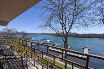 3405 S Browns Lake Dr 23, Burlington, WI 53105-7922