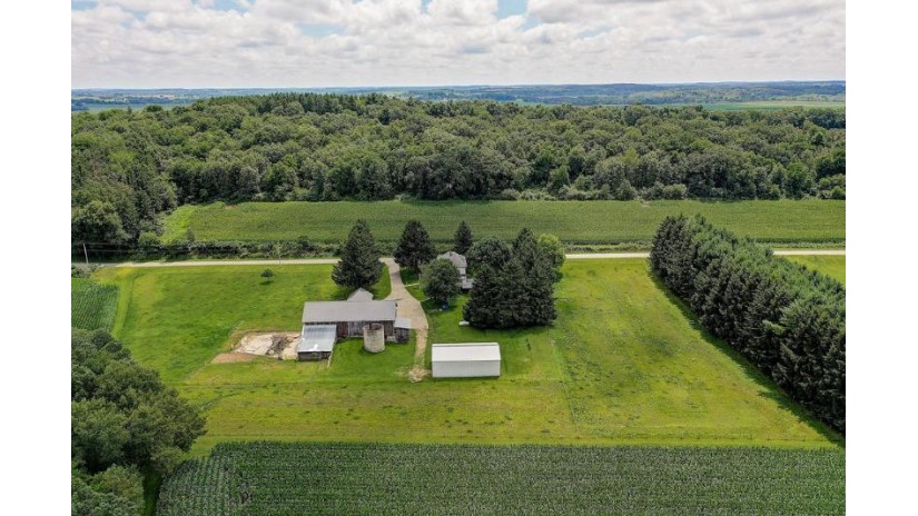 N8869 Jordan Rd Waterloo, WI 53594 by RE/MAX Shine $374,900