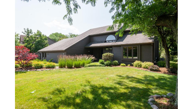 3815 W Sherbrooke Dr Mequon, WI 53092 by Coldwell Banker Realty $545,000