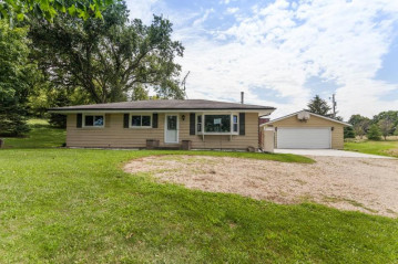 W2874 Sunset Dr, Ashford, WI 53010-1639