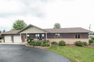820 S County Rd J, Cato, WI 54230