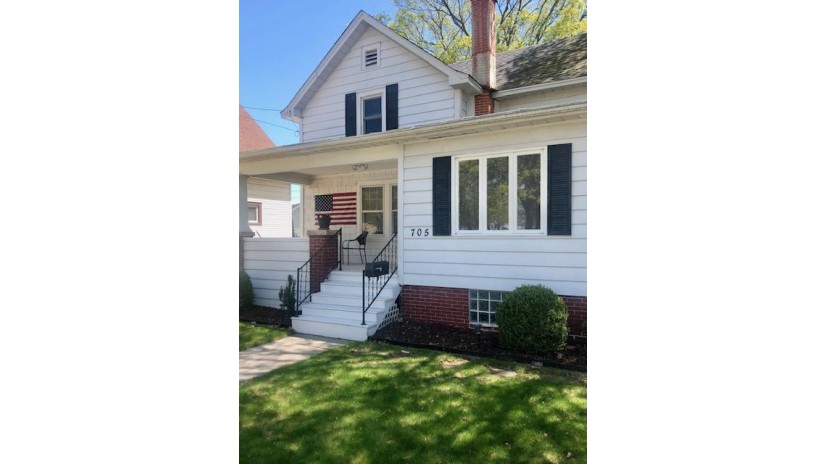 705 Hayes Ave Racine, WI 53405 by RE/MAX Newport $110,000