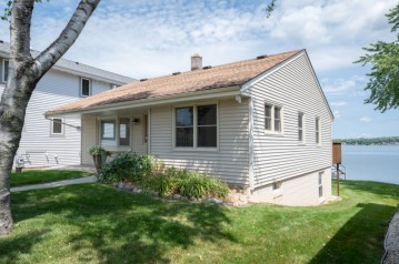 S75W18636 Kingston Dr, Muskego, WI 53150-9212