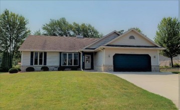 N65W15347 Blue Heron Dr, Menomonee Falls, WI 53051-0959