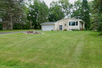 S67W12447 Larkspur Rd, Muskego, WI 53150-3514
