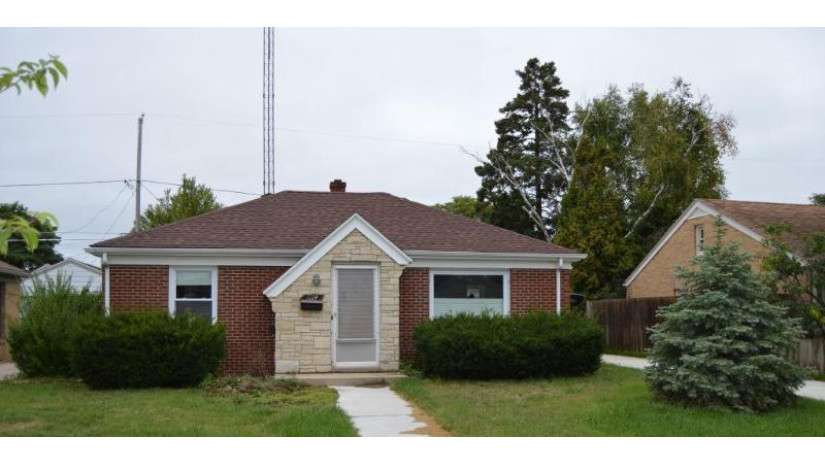 1114 Kingston Ave Racine, WI 53402 by Hometowne Realty LLC $152,000