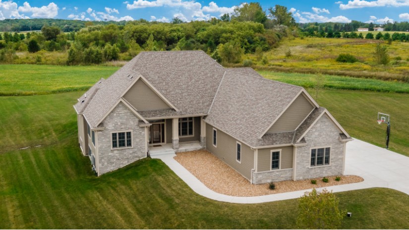 15345 Kingston Way Yorkville, WI 53126 by Shorewest Realtors $735,000