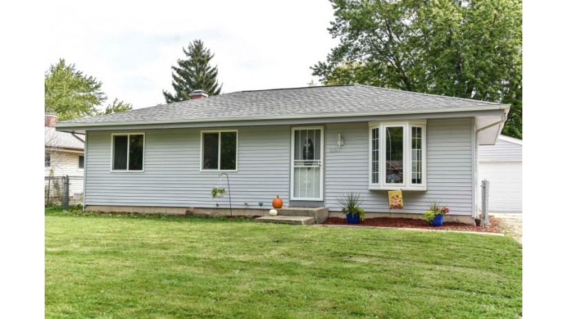 6264 N 104th St Milwaukee, WI 53225 by Shorewest Realtors $154,500