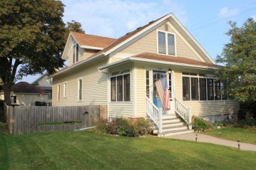 602 S 3rd Ave, West Bend, WI 53095-4022