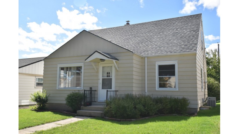 3751 S 21st St Milwaukee, WI 53221 by Shorewest Realtors $159,900