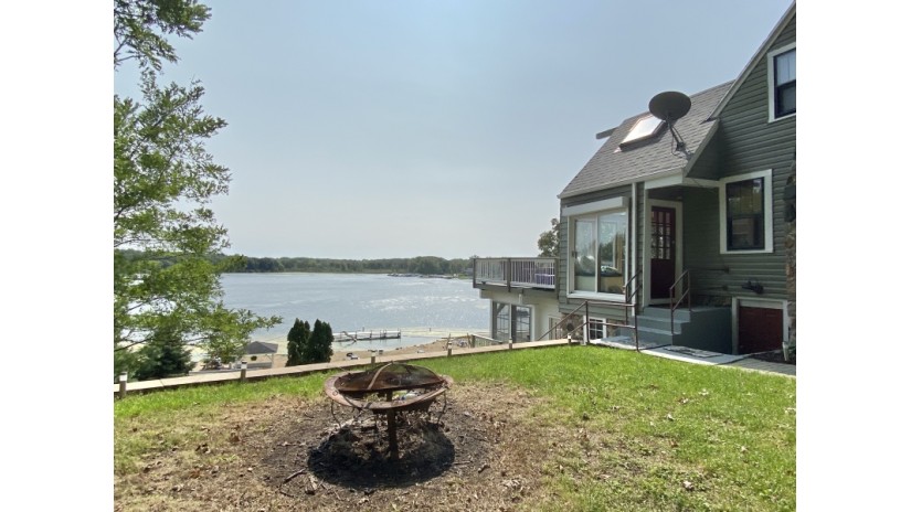 4302 View Crest Dr Delavan, WI 53115 by Shorewest Realtors $525,000