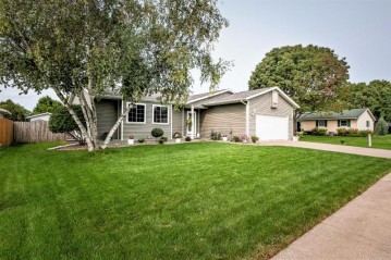 620 Lee Dr, West Salem, WI 54669-1922