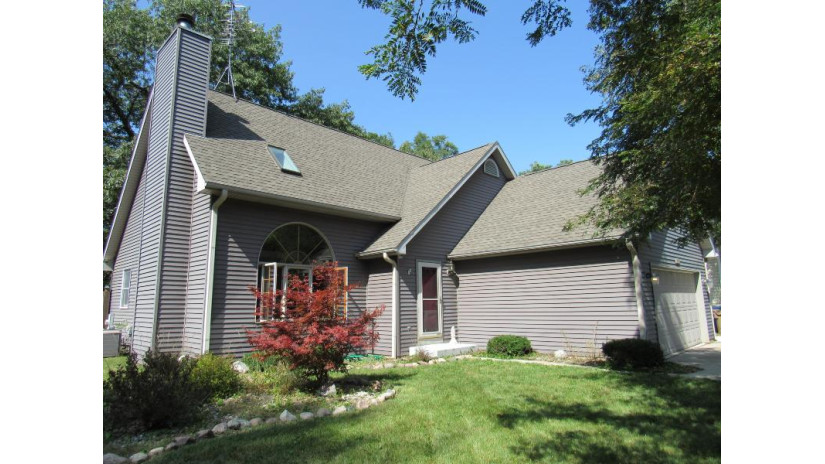 11440 8th Ave Pleasant Prairie, WI 53158 by Prime Realty Group $339,000