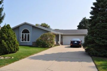 205 Foxmead Dr, Waterford, WI 53185-4424