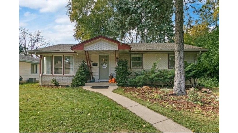 6235 N 95th St Milwaukee, WI 53225 by Keller Williams Success Realty $165,000