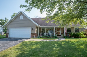 3011 Stonebridge Dr, Caledonia, WI 53404-1142