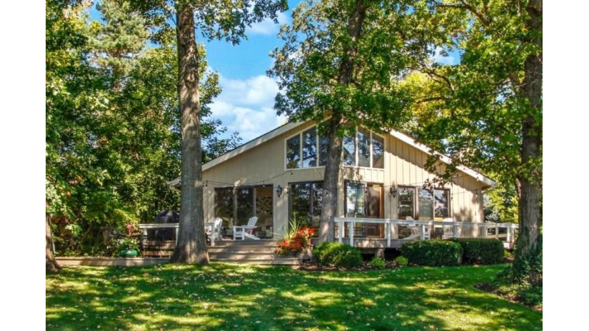 N7432 Country Club Dr La Grange, WI 53121 by Keefe Real Estate, Inc. $1,200,000