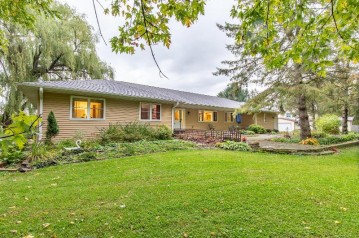 16708 S 15th St, Galesville, WI 54630