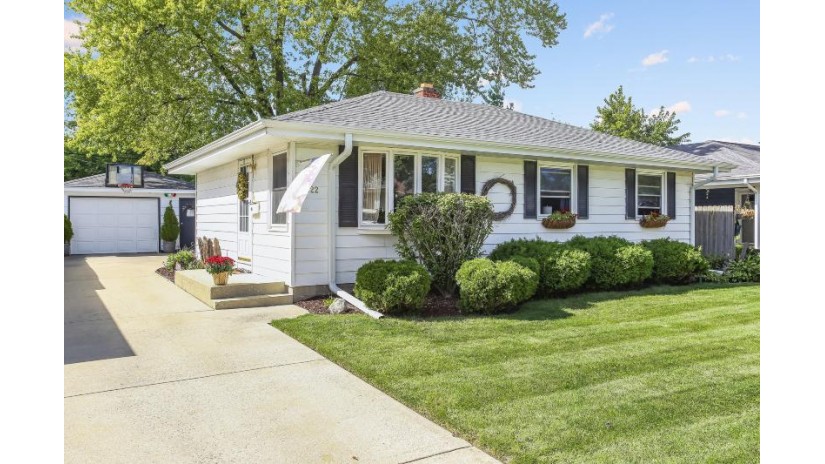 8222 23rd Ave Kenosha, WI 53143 by RE/MAX ELITE $199,900