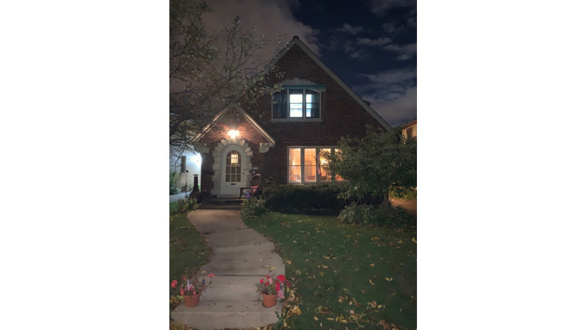 2532 N 64th St Wauwatosa, WI 53213 by Shorewest Realtors $234,900