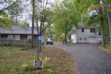 1123 River Dr, Lyons, WI 53105-8203