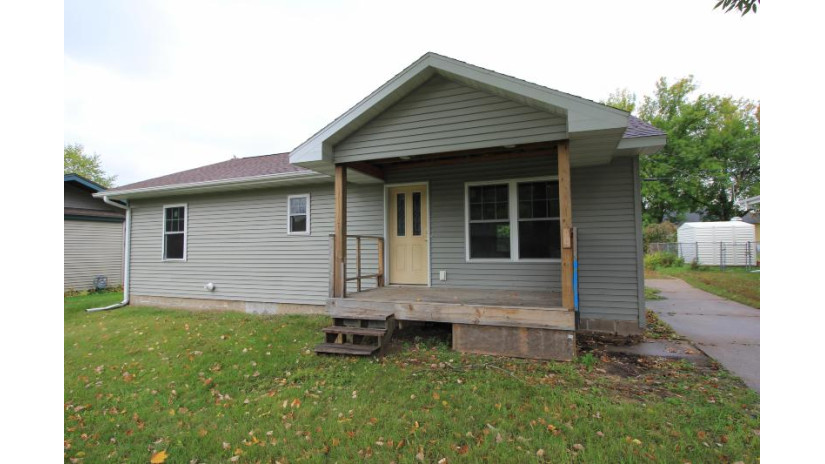 1316 27th St S La Crosse, WI 54601 by NextHome Prime Real Estate $160,000