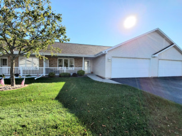 1519 Nutmeg Ct, Sheboygan, WI 53081-1508