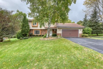 1351 Oak Dr, Richfield, WI 53033-9637