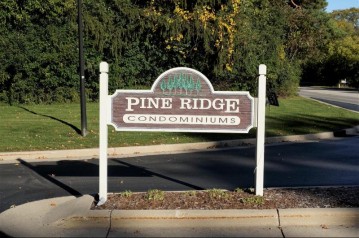 2175 Pine Ridge Ct H, Grafton, WI 53024-3101