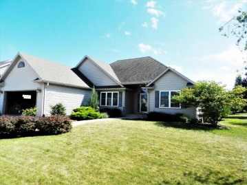 8409 Queensbury Ln, Sturtevant, WI 53177-2684