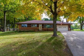 3348 Hillside Rd, Polk, WI 53086-9768