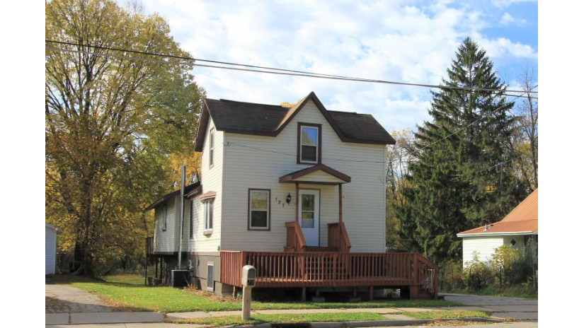 127 W Montgomery St Sparta, WI 54656 by NextHome Prime Real Estate $147,500