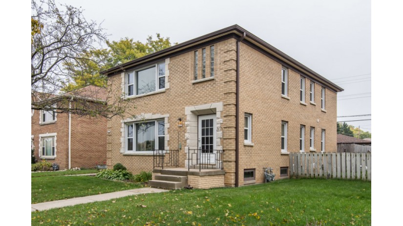 8621 W Burleigh St 8623 Milwaukee, WI 53222 by Shorewest Realtors $200,000