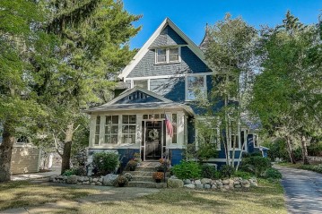 806 E Beaumont Ave, Whitefish Bay, WI 53217