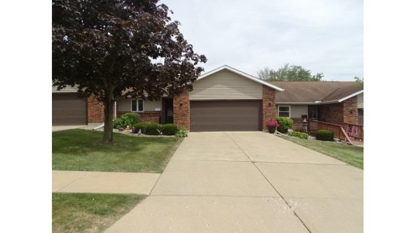 559 N Sierra Drive Freeport, IL 61032 by Preferred Real Estate Of Illinois $127,000