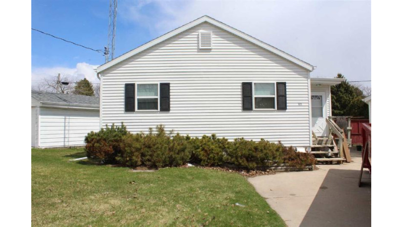 925 S 35th Street Manitowoc, WI 54220 by Match Realty Group, Llc $49,900