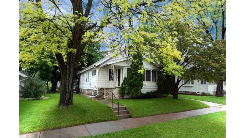 1140 Tyler Avenue Oshkosh, WI 54902 by First Weber, Realtors, Oshkosh $104,900