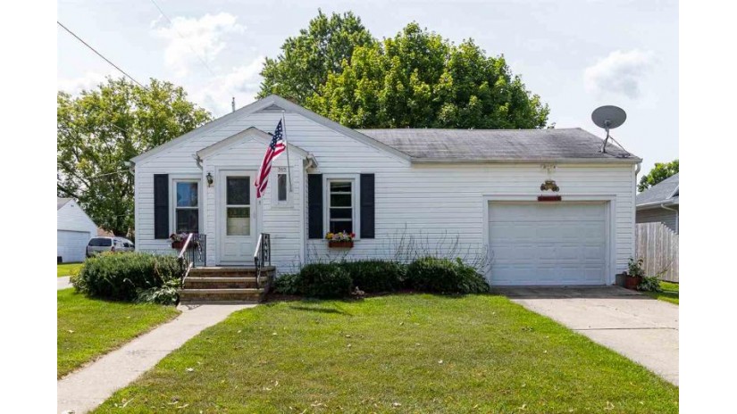 509 E 2nd Street Kimberly, WI 54136 by Lamers Realty, Inc. $139,900