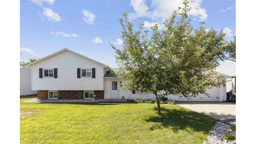 19 Meadow View Circle Waupun, WI 53963 by Century 21 Ace Realty $264,900