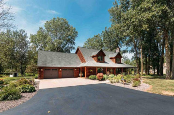 2633 Quail Lane, Suamico, WI 54173-7934