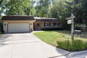 2457 San Lorenz Drive, Green Bay, WI 54304-1429