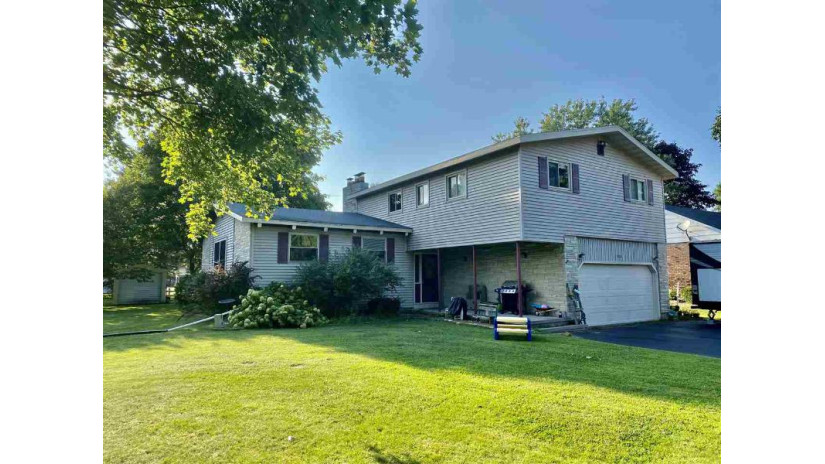 935 Barbara Lane Marinette, WI 54143 by Place Perfect Realty $209,900