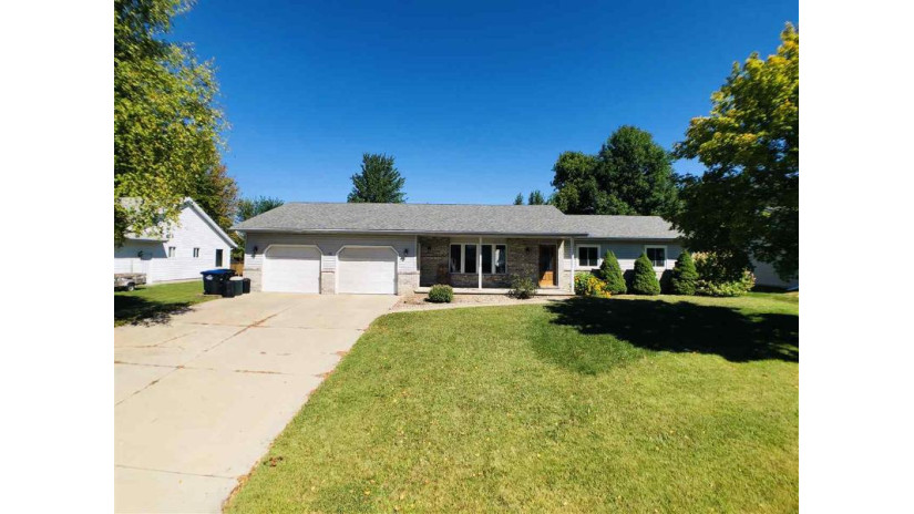 15 Briarwood Lane Shawano, WI 54166 by Full House Realty, LLC $224,900